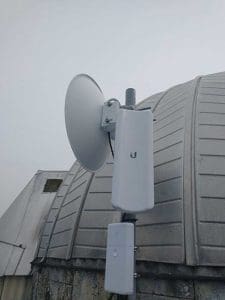 An Upward Broadband Repeater Site